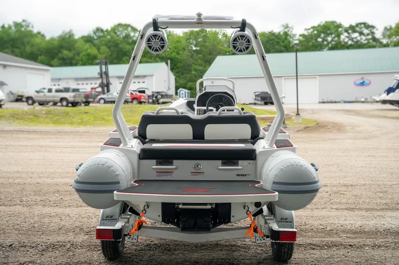 Slide: The Image of Highfield Velox 420 2025 - 7