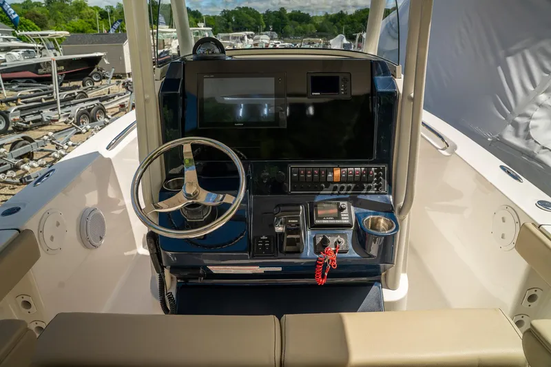 Slide: The Image of Pursuit C 238 Center Console 2018 - 12