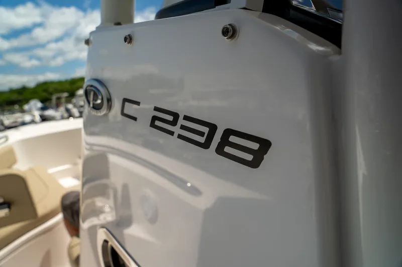 Slide: The Image of Pursuit C 238 Center Console 2018 - 3