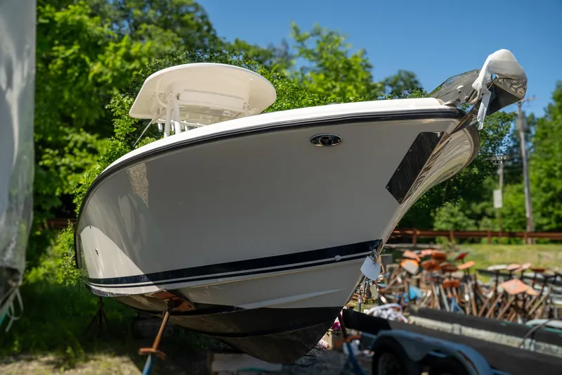 Slide: The Image of Pursuit C 238 Center Console 2018 - 4