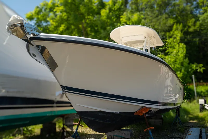 Slide: The Image of Pursuit C 238 Center Console 2018 - 5