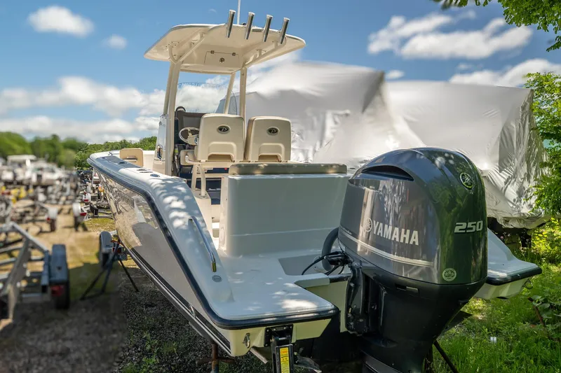 Slide: The Image of Pursuit C 238 Center Console 2018 - 6