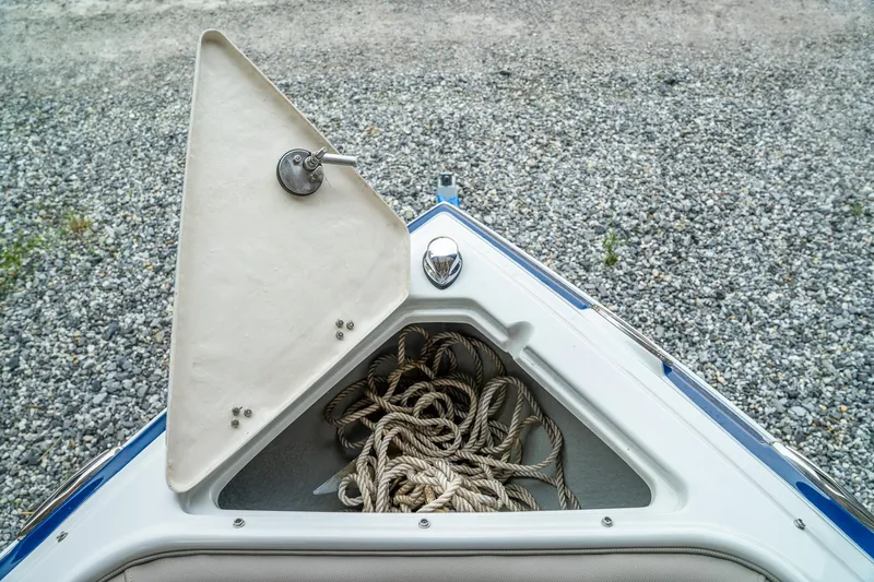 Slide: The Image of Crownline Boats 225 SS 2019 - 11