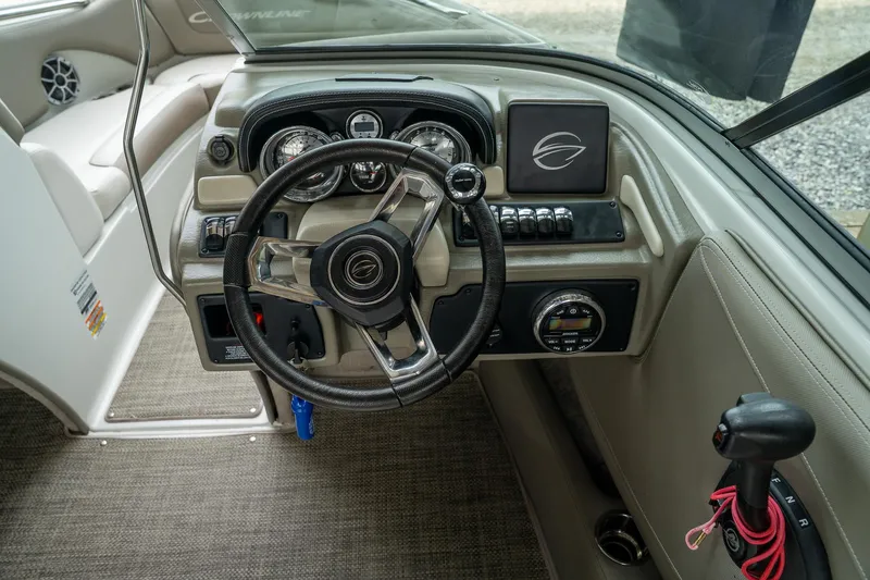 Slide: The Image of Crownline Boats 225 SS 2019 - 13