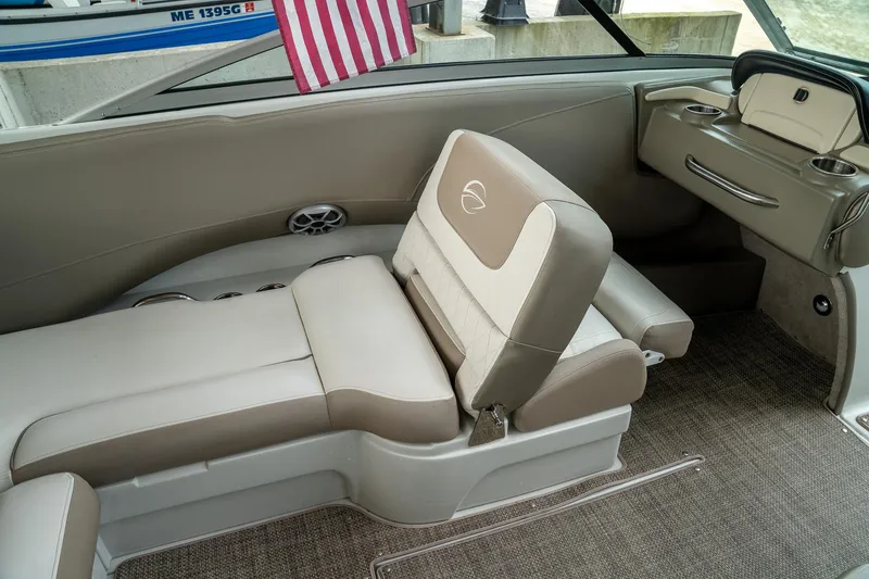 Slide: The Image of Crownline Boats 225 SS 2019 - 16