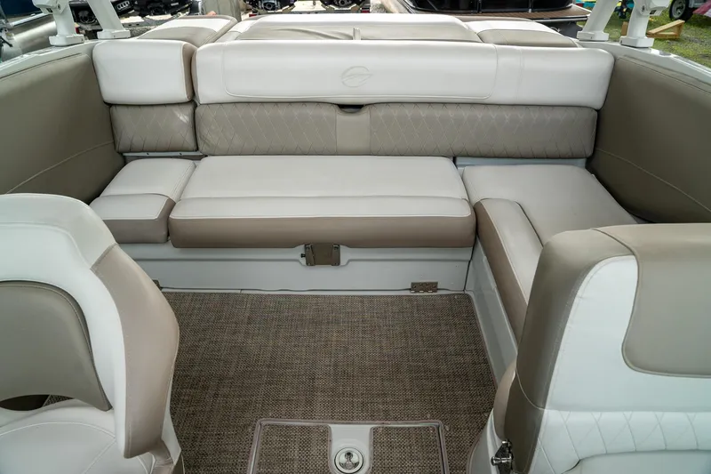 Slide: The Image of Crownline Boats 225 SS 2019 - 17