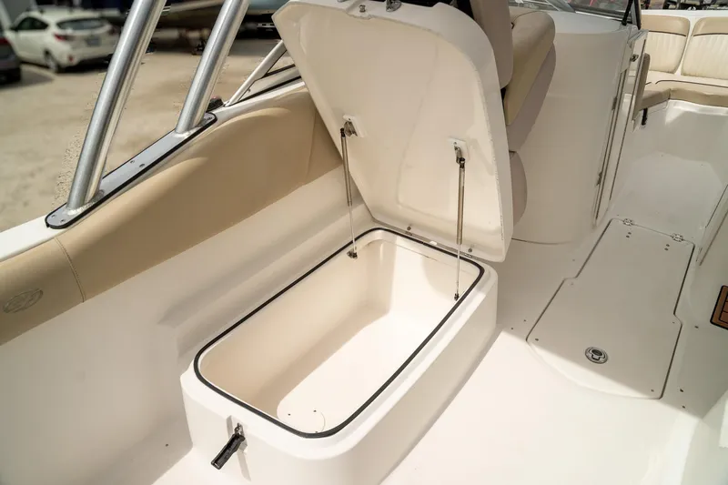 Slide: The Image of Sea Fox 226 Traveler 2016 - 21