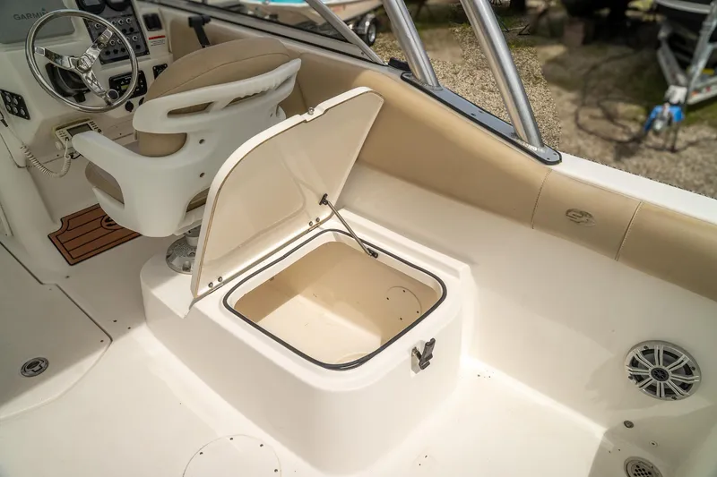 Slide: The Image of Sea Fox 226 Traveler 2016 - 23