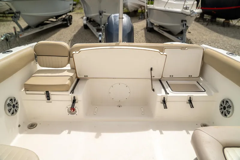 Slide: The Image of Sea Fox 226 Traveler 2016 - 25