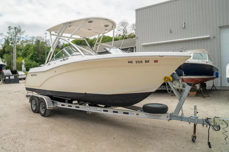 Slide: The Image of Sea Fox 226 Traveler 2016 - 4