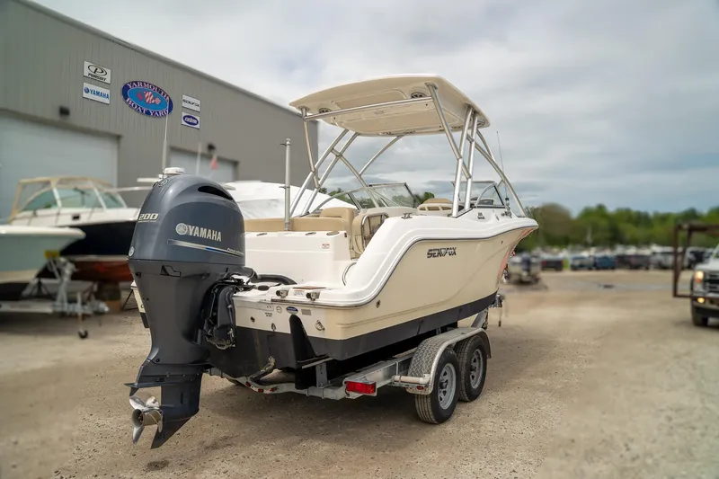 Slide: The Image of Sea Fox 226 Traveler 2016 - 9