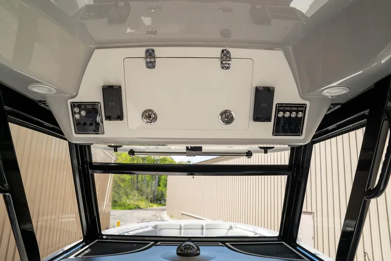 Slide: The Image of Sea Fox 368 Commander 2022 - 14