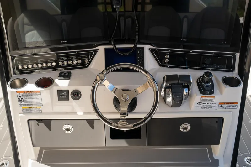 Slide: The Image of Sea Fox 368 Commander 2022 - 15