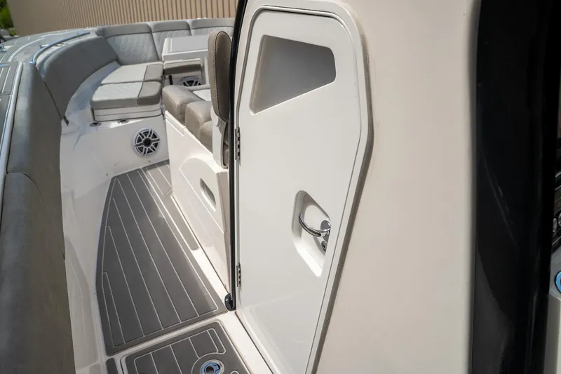 Slide: The Image of Sea Fox 368 Commander 2022 - 16