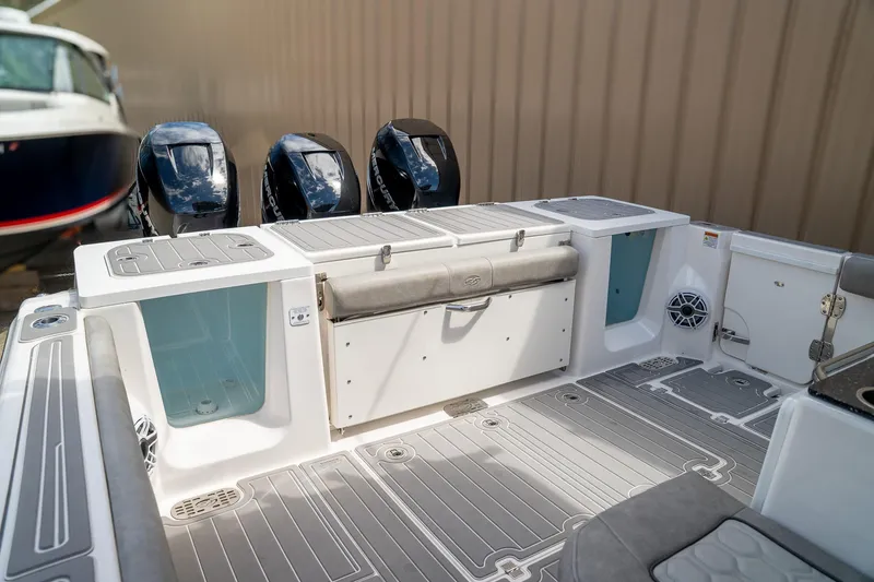 Slide: The Image of Sea Fox 368 Commander 2022 - 22