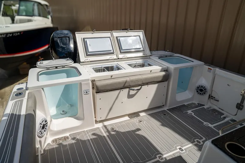 Slide: The Image of Sea Fox 368 Commander 2022 - 23