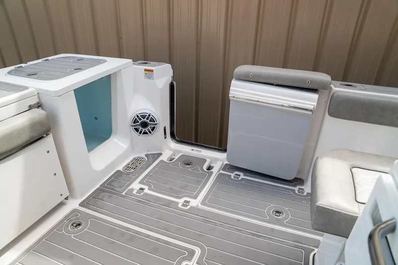 Slide: The Image of Sea Fox 368 Commander 2022 - 25