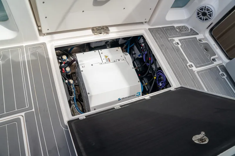 Slide: The Image of Sea Fox 368 Commander 2022 - 26