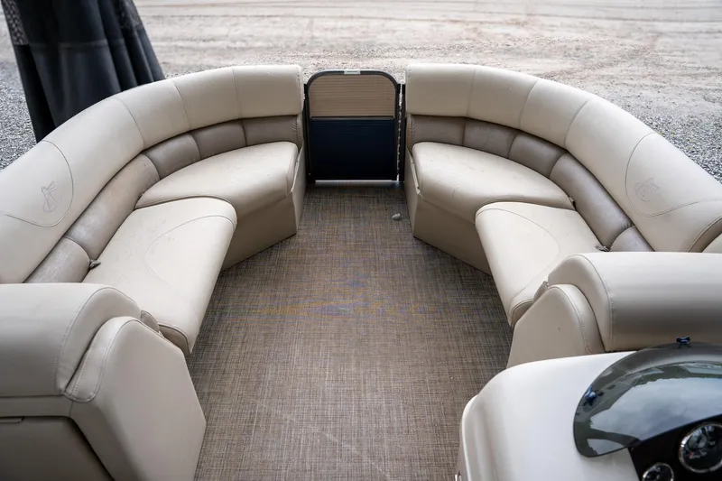 Slide: The Image of Misty Harbor B-2285CU 2017 - 10