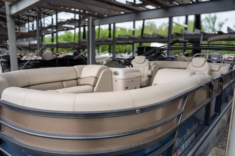 Slide: The Image of Misty Harbor B-2285CU 2017 - 5