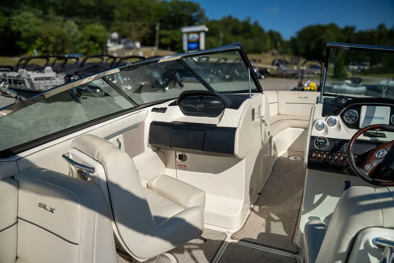 Slide: The Image of Sea Ray 270 SLX 2006 - 16
