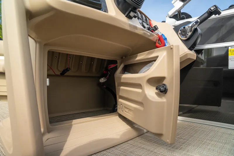 Slide: The Image of Starcraft LX 16 R 2025 - 10