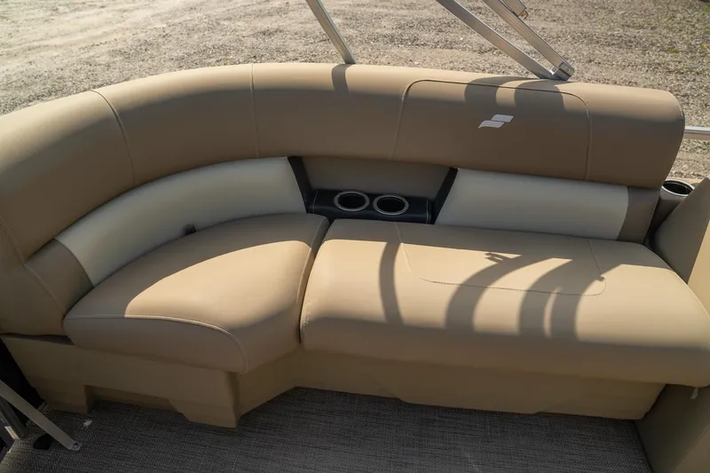 Slide: The Image of Starcraft LX 16 R 2025 - 11