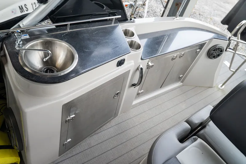 Slide: The Image of Starcraft MX 25 Q DH 2023 - 16