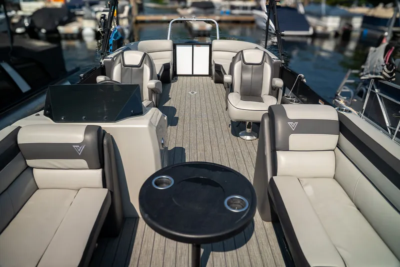 Slide: The Image of Viaggio Lago 22U 2022 - 11