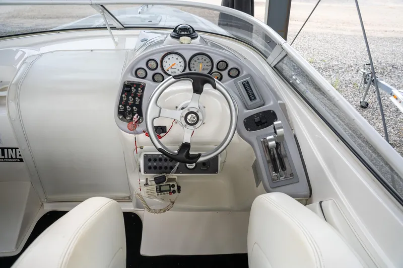 Slide: The Image of Wellcraft Scarab 260 1998 - 13