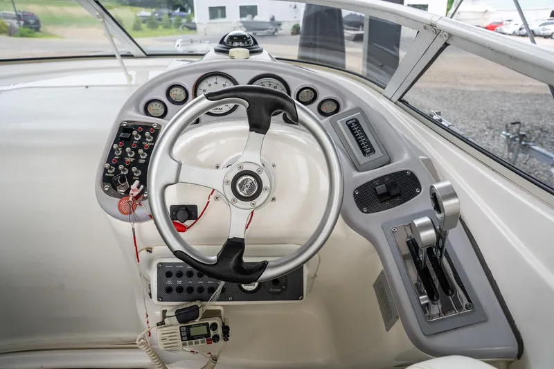 Slide: The Image of Wellcraft Scarab 260 1998 - 14