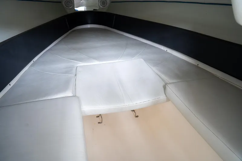 Slide: The Image of Wellcraft Scarab 260 1998 - 16