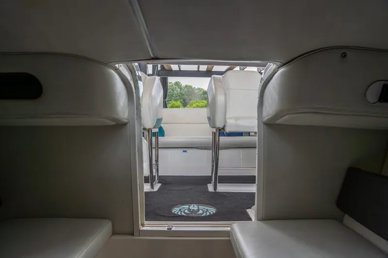 Slide: The Image of Wellcraft Scarab 260 1998 - 17