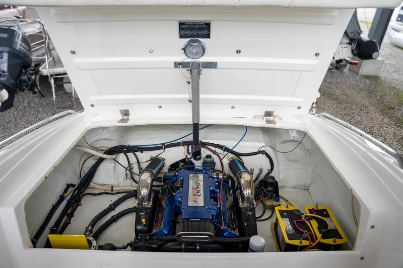 Slide: The Image of Wellcraft Scarab 260 1998 - 19