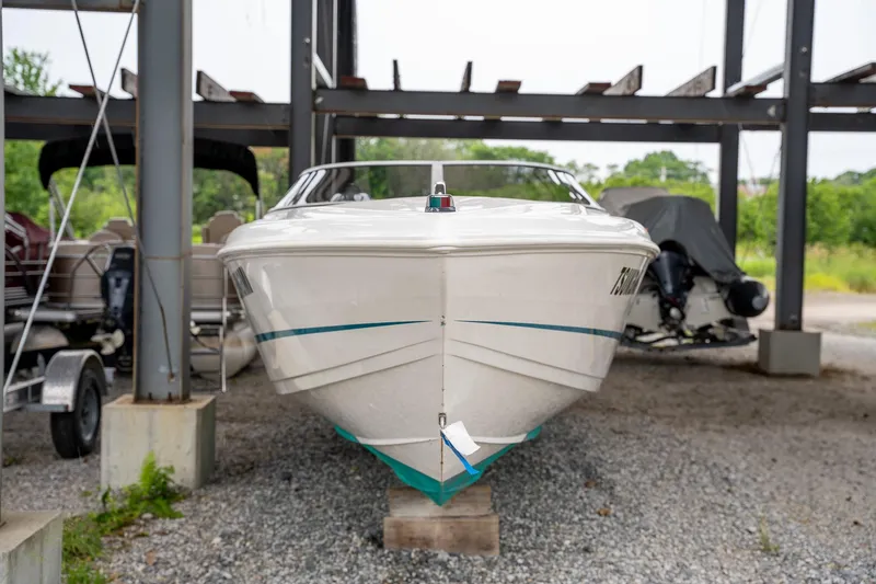 Slide: The Image of Wellcraft Scarab 260 1998 - 4