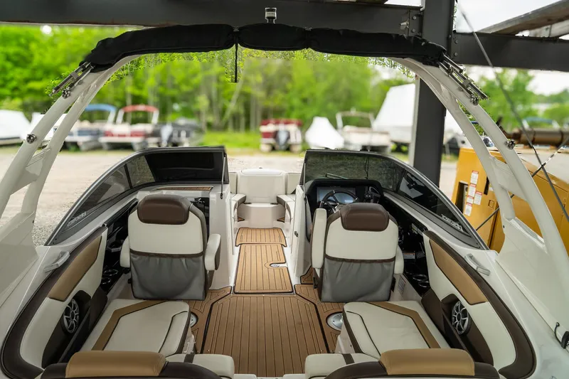 Slide: The Image of Yamaha 212 Limited X 2022 - 10