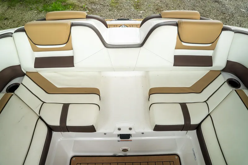 Slide: The Image of Yamaha 212 Limited X 2022 - 13