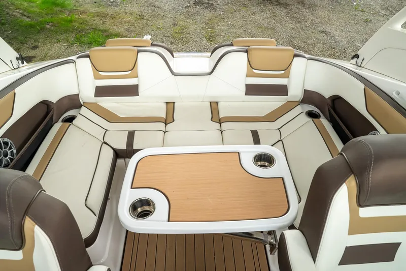 Slide: The Image of Yamaha 212 Limited X 2022 - 15