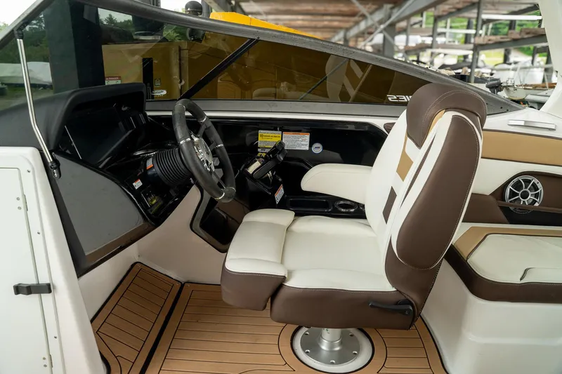 Slide: The Image of Yamaha 212 Limited X 2022 - 16