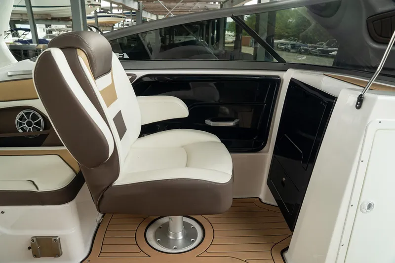 Slide: The Image of Yamaha 212 Limited X 2022 - 19