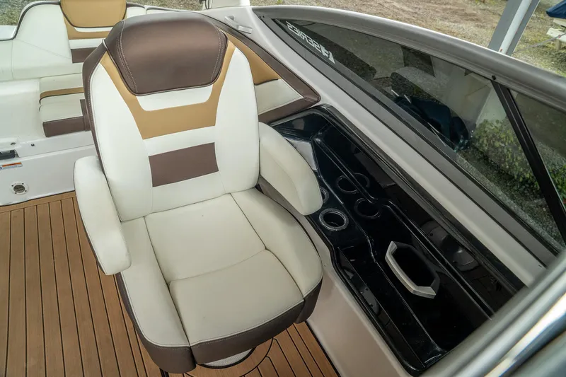 Slide: The Image of Yamaha 212 Limited X 2022 - 21