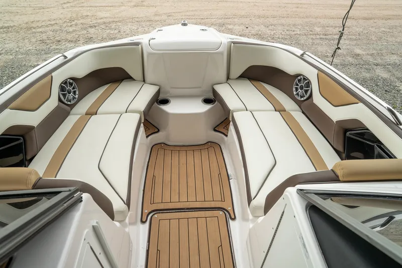 Slide: The Image of Yamaha 212 Limited X 2022 - 22