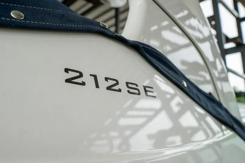 Slide: The Image of Yamaha 212 Limited X 2022 - 3