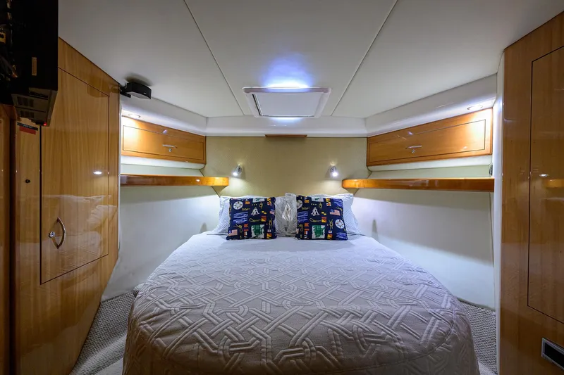 Slide: The Image of Maritimo 52 JAMCAT@SEA - Forward Stateroom - 16