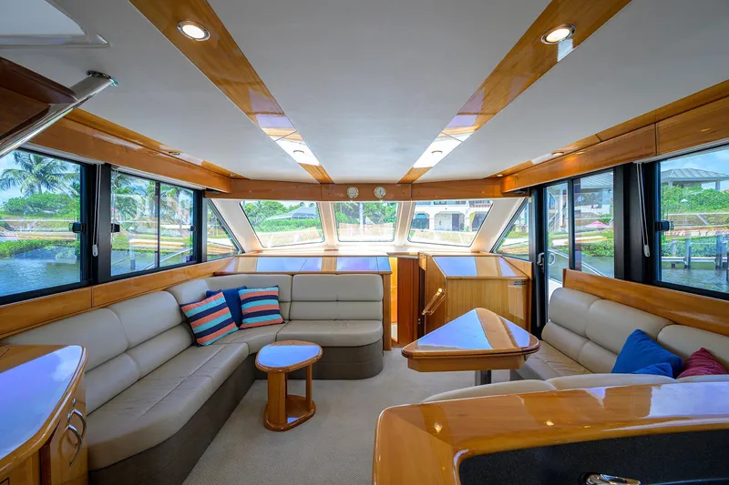 Slide: The Image of Maritimo 52 JAMCAT@SEA - Salon - 5