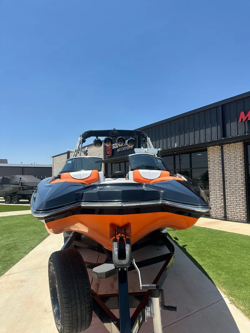 Slide: The Image of MasterCraft Xstar 2014 - 3