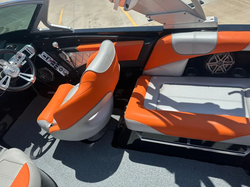 Slide: The Image of MasterCraft Xstar 2014 - 6