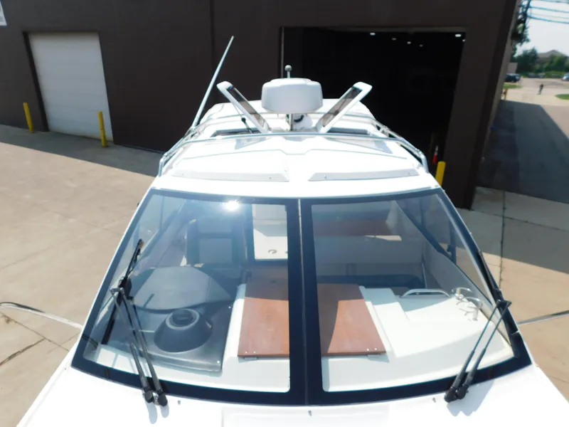 Slide: The Image of Cutwater C-24 2017 - 101