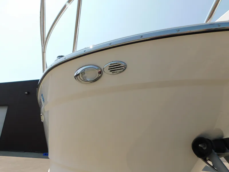 Slide: The Image of Cutwater C-24 2017 - 104