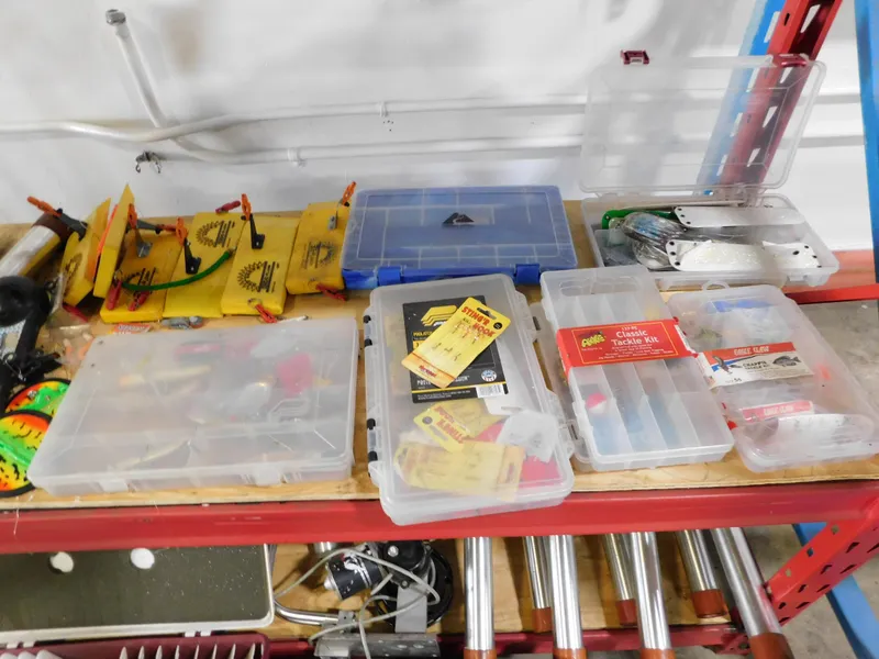 Slide: The Image of Cutwater C-24 2017 - 116